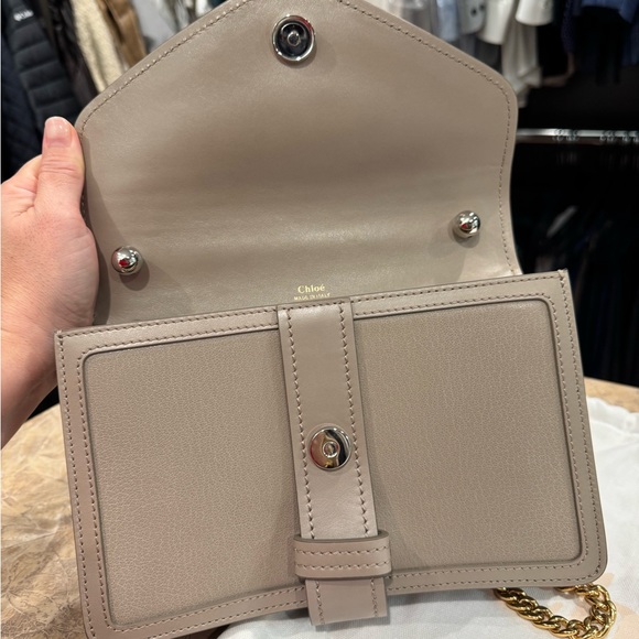 CHLOE
Shiny Goatskin Calfskin Mini Aby
Chain Shoulder Bag Motty Grey - Picture 5 of 7